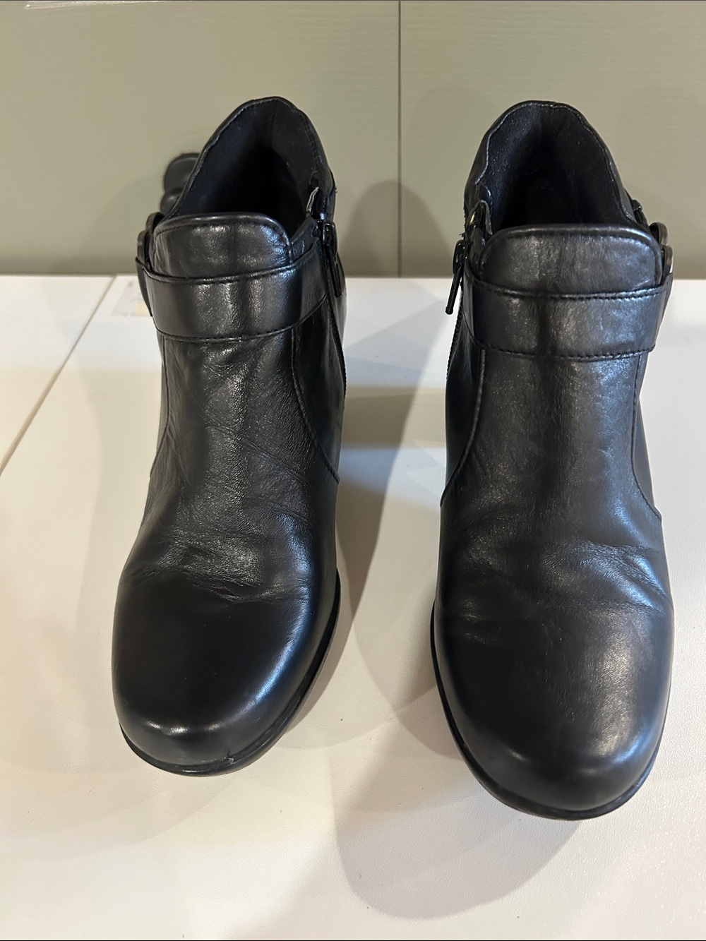 Naturalizer Black Leather Ankle Booties with Side Zip
